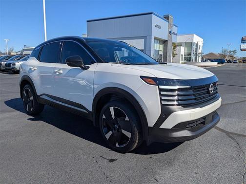 2025 Nissan Kicks SR