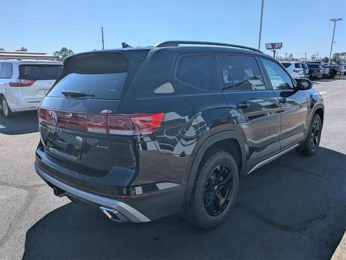 2026 Volkswagen Atlas Peak Edition