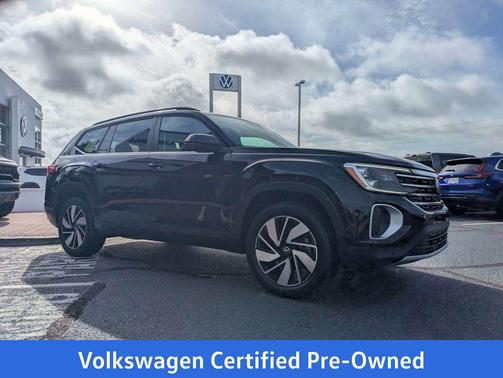 Deep Black Pearl 2024 Volkswagen Atlas 2.0T SE w/Technology