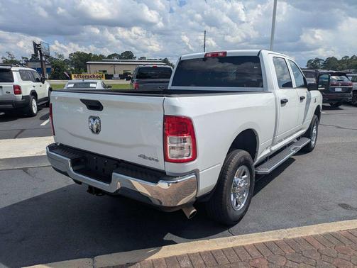Bright White Clearcoat 2023 RAM 3500 Tradesman Crew Cab 4x4 6'4' Box