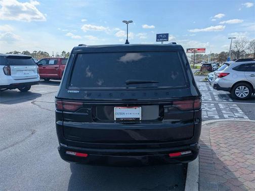 2023 Jeep Wagoneer Series II Carbide 4x4