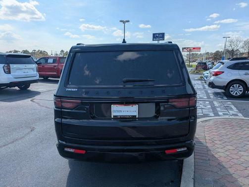 2023 Jeep Wagoneer Series II Carbide 4x4