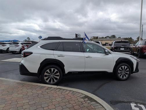 2025 Subaru Outback Touring XT