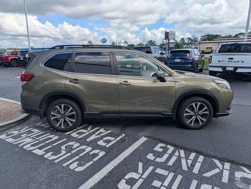 Autumn Green Metallic 2022 Subaru Forester Limited