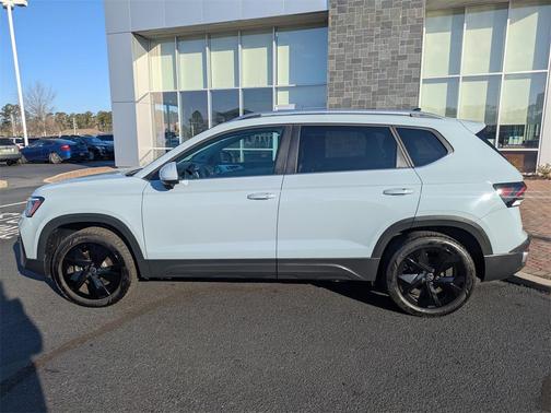 2025 Volkswagen Taos 1.5T SE