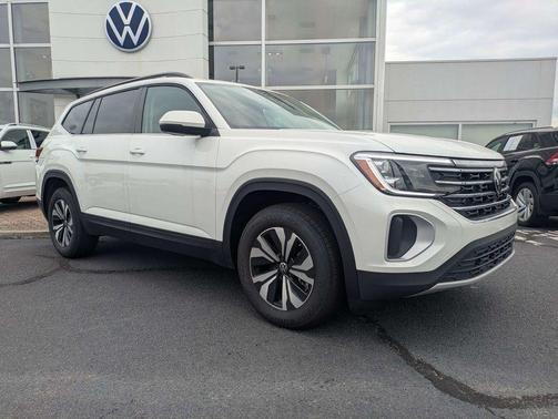 opal white pearl 2026 Volkswagen Atlas 2.0T SE