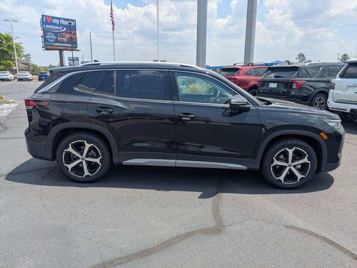 deep black pearl 2026 Volkswagen Tiguan 2.0T SE