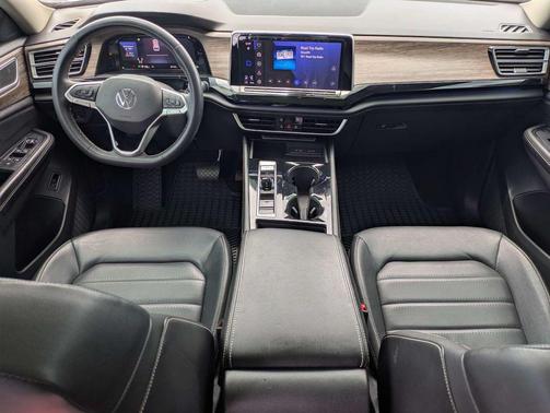 Deep Black Pearl 2024 Volkswagen Atlas 2.0T SEL