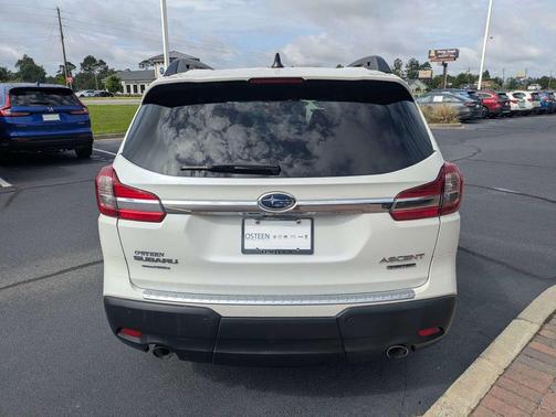 Crystal White Pearl 2020 Subaru Ascent Limited 7-Passenger