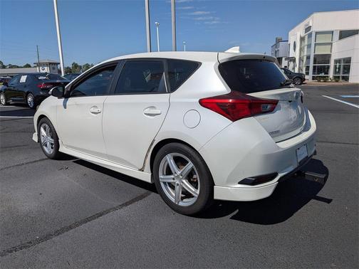 2016 Scion iM Base