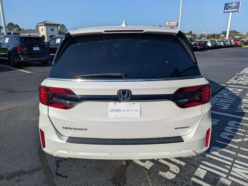 White 2025 Honda Odyssey Sport-L