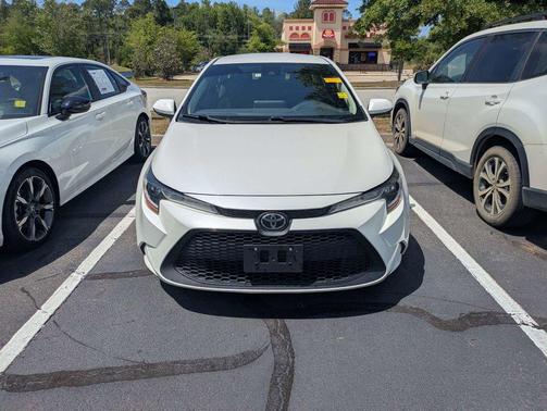 Blizzard Pearl 2021 Toyota Corolla LE