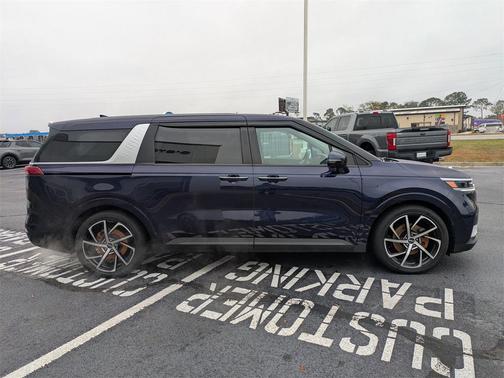 2024 Kia Carnival LX