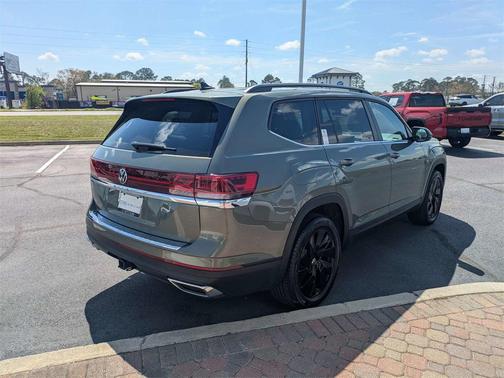2025 Volkswagen Atlas 2.0T SE w/Technology