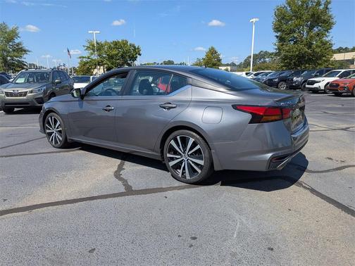 2022 Nissan Altima SR FWD