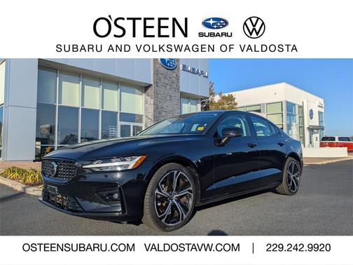 2024 Volvo S60 B5 Plus Dark Theme