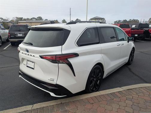 2023 Toyota Sienna XSE 7 Passenger