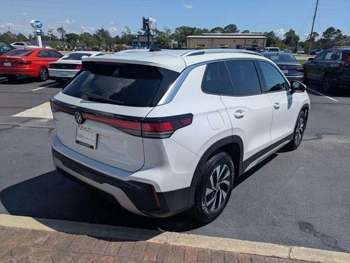Pure White 2025 Volkswagen Tiguan 2.0T S