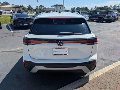 Pure White 2025 Volkswagen Tiguan 2.0T S
