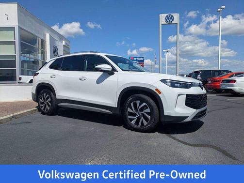 Pure White 2025 Volkswagen Tiguan 2.0T S