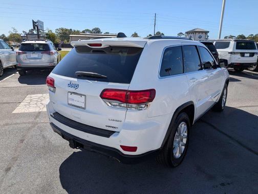 Bright White Clearcoat 2021 Jeep Grand Cherokee Laredo