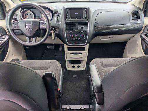 White Knuckle Clearcoat 2019 Dodge Grand Caravan SE