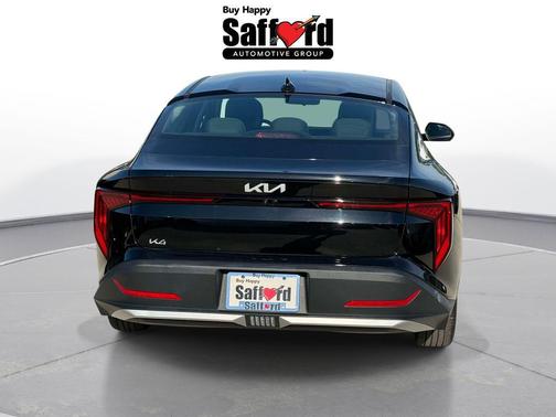 Aurora Black Pearl 2025 Kia K4 LXS