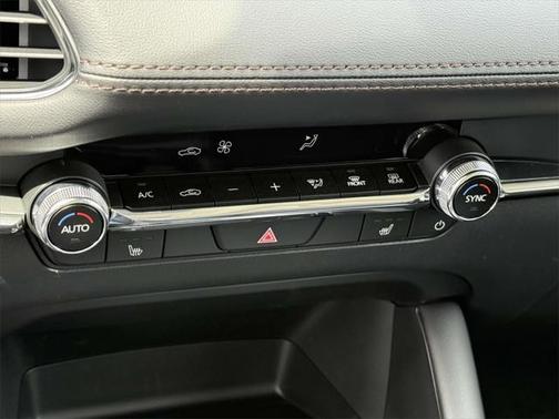 2025 Mazda Mazda3 FWD w/Preferred Package