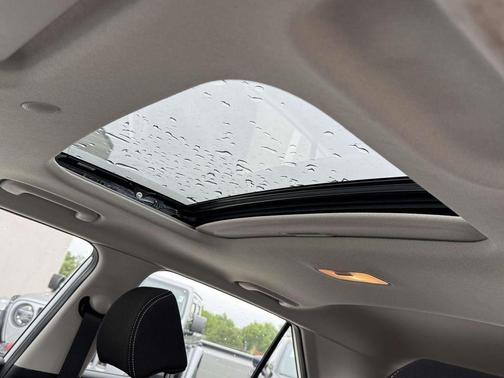 Ceramic White 2020 Hyundai VENUE SEL