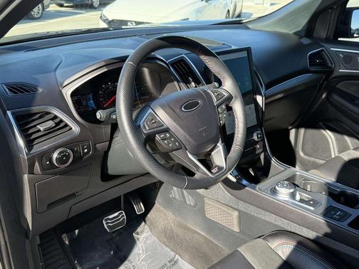 2024 Ford Edge ST
