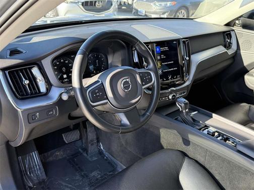 2020 Volvo XC60 T5 Momentum