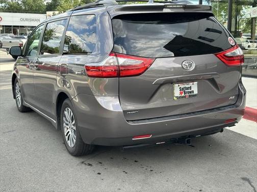 2020 Toyota Sienna XLE Premium