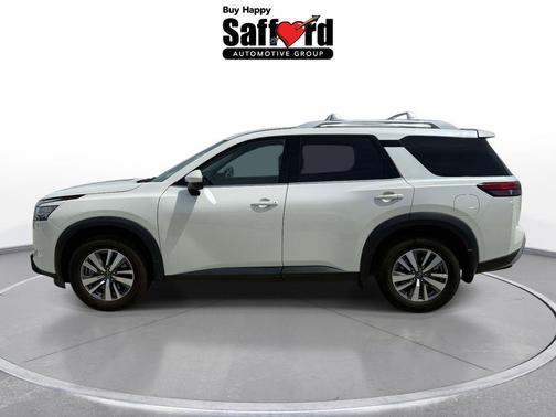 Pearl White Tricoat 2022 Nissan Pathfinder SL 4WD