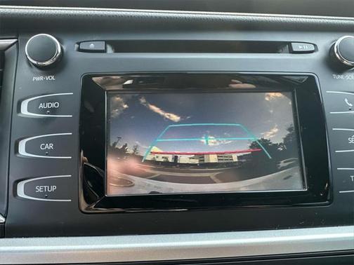 2017 Toyota Highlander LE I4