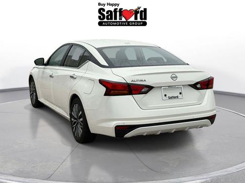 Pearl White Tricoat 2025 Nissan Altima 2.5 SV