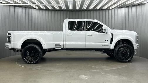 2025 Ford F-450 Platinum