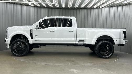 2025 Ford F-450 Platinum