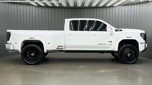 2025 GMC Sierra 3500 Denali