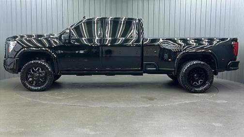 2025 GMC Sierra 3500 Denali