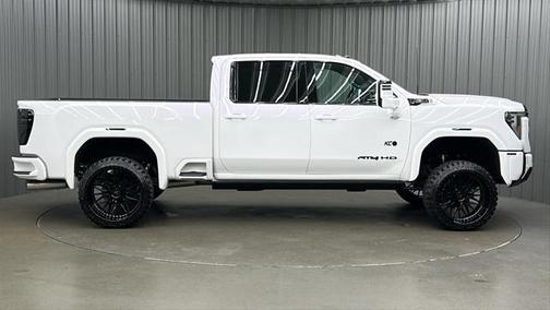 2025 GMC Sierra 2500 AT4