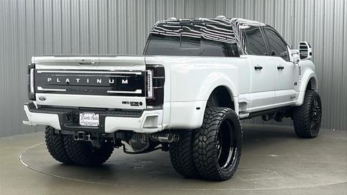 2025 Ford F-450 Platinum