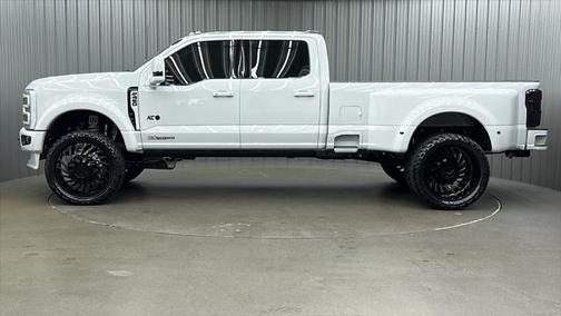 2025 Ford F-450 Platinum