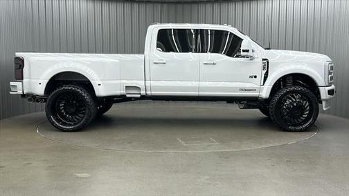 2025 Ford F-450 Platinum