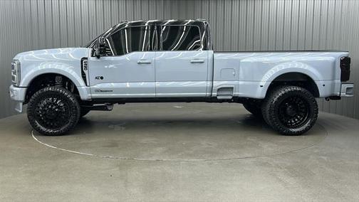 2025 Ford F-450 Lariat