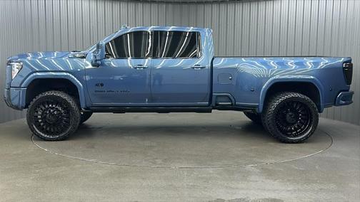 2025 GMC Sierra 3500 Denali