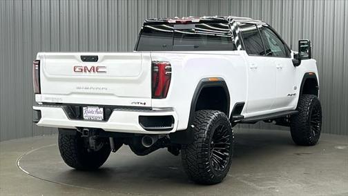 2025 GMC Sierra 2500 AT4