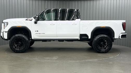 2025 GMC Sierra 2500 AT4