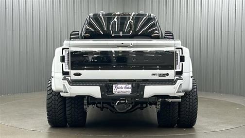 2025 Ford F-450 Platinum