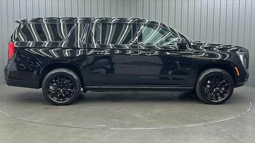 2025 GMC Yukon XL 4WD AT4