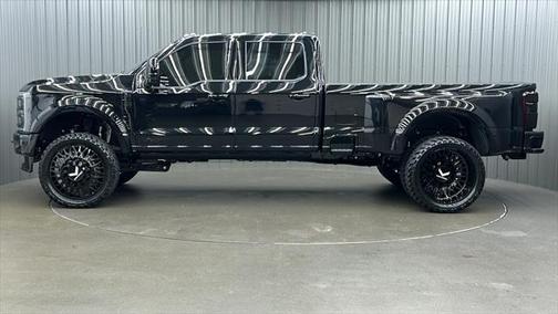2025 Ford F-450 Platinum